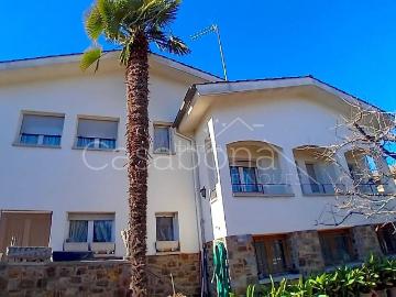 Casa en venta en Gurb. GURB. ELEGANTE CASA DE 258 M2, 4...