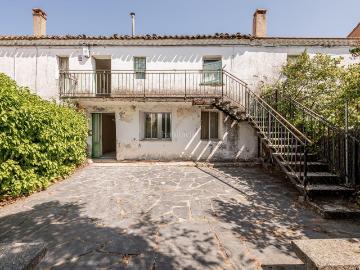 Casa en venta en Santa María de la Alameda. CASA ADOSADA...