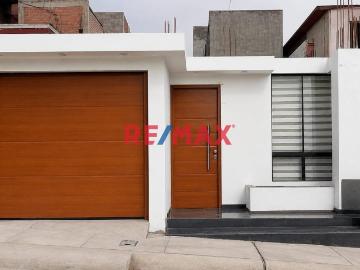 Casa En Venta En Villa Club V Carabayllo