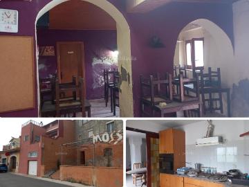 Casa en venta en Vinebre Costa Dorada. OCASION CAFETERIA...