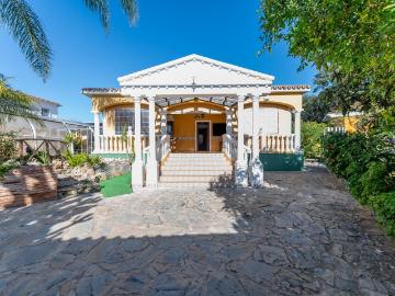 Casa en venta Las Chapas, España