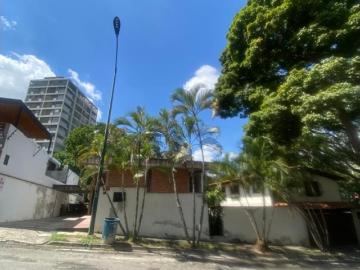 Casa en venta 400m², Av. Ppal. Cafetal, C. Roraima