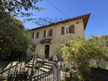 Casa indipendente in vendita a Rezzoaglio GE