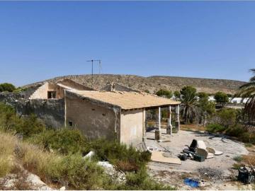 Casa rústica / Caserío en Venta en Elche Elx