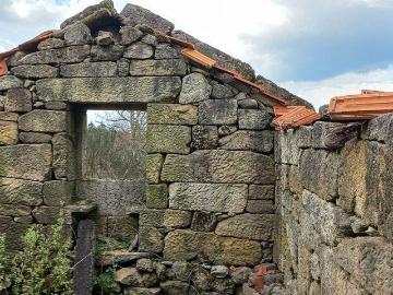 Casa rústica em Cambra e Carvalhal de Vermilhas de 3971 m²