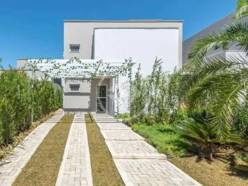 Casa / Sobrado em Condomínio para Venda em Aparecida de...