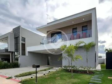 Casa / Sobrado em Condomínio para Venda em Aparecida de...