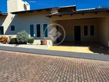 Casa / Sobrado em Condomínio para Venda em Aparecida de...