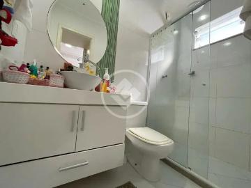 Casa / Sobrado em Condomínio para Venda em Lauro de...