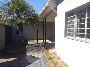 Casa / Sobrado para Venda em Uberlândia/MG Brasil 3 Quartos