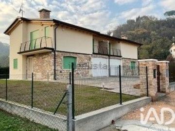 Villetta bifamiliare in affitto di 160 m² in Via Giacomo...