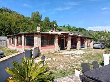 Case e ville in vendita di 230 m² in Via Comunale di San...