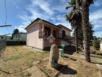 Case e ville in vendita di 232 m² in Via Roggia Forcone, 17