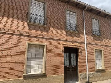 CASONA TRADICIONAL DE PUEBLO EN VILLARROAÑE