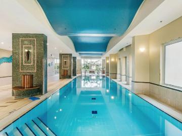 Luxury High Level Apartment with Spectacular City Views