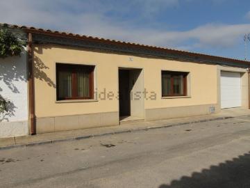 Chalet, Almuniente