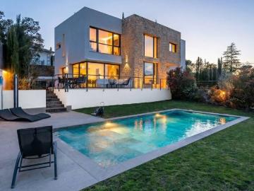 Chalet de lujo de 330 m2 en venta CALLE ACEBO 10,...