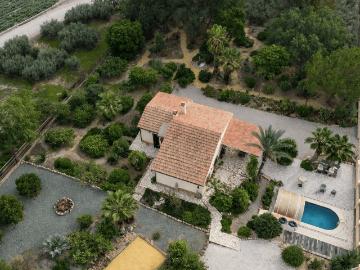 Chalet independiente a 7 minutos de Lorca, con piscina...
