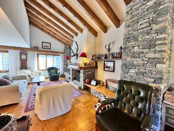 Chalet with 8.5 rooms on sale in Crans Montana 270 m² |...