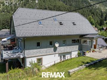 chaletartige Wohnung mit riesigem Garten, beinahe ein...