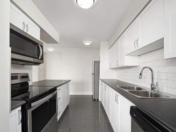 Champlain Towers at 75 Thorncliffe Park Drive Studio...