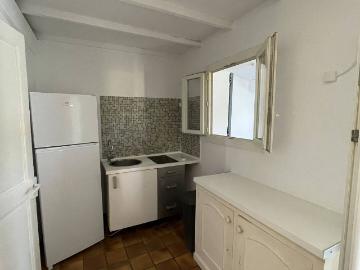 Charmant studio en maisonnette avec terrasse et parking...