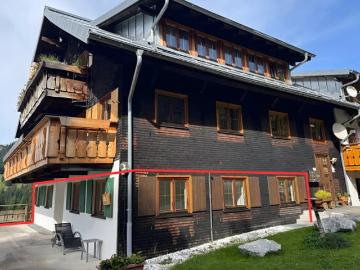 Charmante 3 Zimmer Altbauwohnung mit Terrasse, Keller...