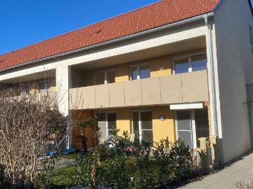 Charmante 3 Zimmer Wohnung im 1. OG mit Loggia und...