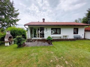 Charmanter Bungalow mit Garten, Terrasse & Garage in...
