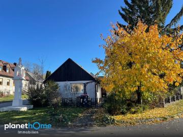 Bungalow mit Nebengebäude ? Weinkeller und ca. 1.142 m²...