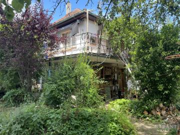 Charmantes Einfamilienhaus mit Walmdach * freistehend *...