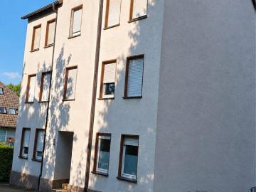 Charmantes Zweifamilienhaus vielseitig nutzbar—...