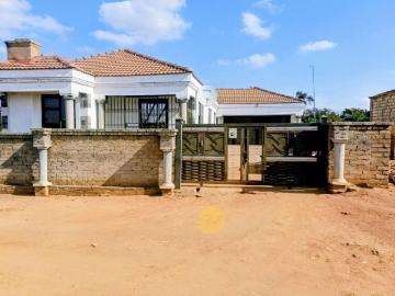 Charming 3 Bed Home with Patio in Mabopane