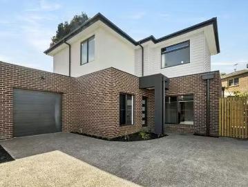 Just in! 4 BR 2/96 Torbay Street, Macleod, VIC 3085