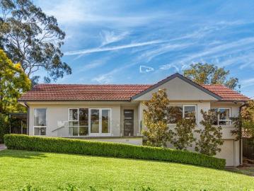 Wide Frontage, Dual Driveway, Higher Side