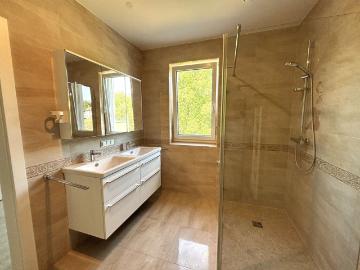 Neuwertiges Wohnen mit Penthouse Charakter Xxl...