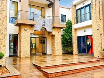commercial office to let at clearwat.