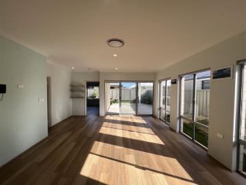 Contemporary Coastal Living with Space, Style & Convenience