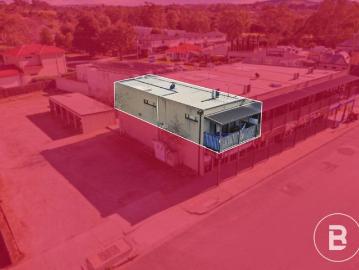 CONVENIENT MADDINGLEY LOCATION