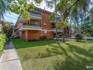 Convenient Location Two Bedroom Unit