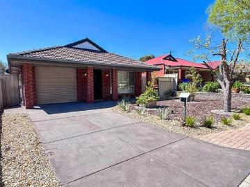 Coastal Corridor Living: Move In Ready 4 Bedroom House