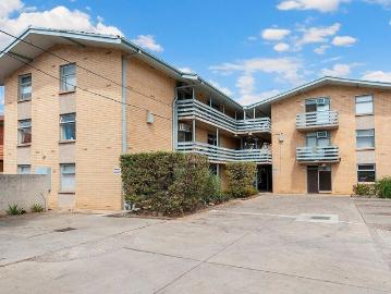 Coastal Investment Opportunity in the Heart of Glenelg!
