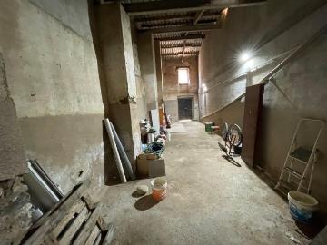 COCHERA CON ALMACEN CON POSIBILIDAD DE HACER VIVIENDA EN...