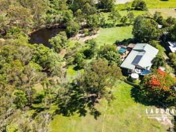 Country Lifestyle Just Minutes from Town