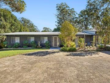 Country Lifestyle Meets Coastal Convenience