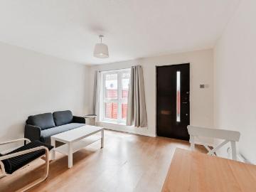 Cleveland Way, E1, Tower Hamlets. 1 bed flat to rent...