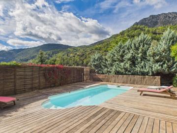 Cros d'Utelle Maison avec piscine et vue panoramique