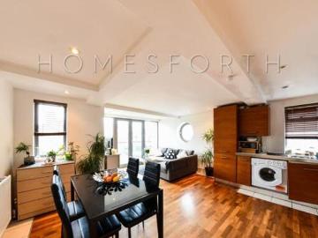 Crediton Heights, Okehampton Road, 3 Bedroom Flat