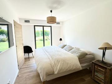 CRUYES PISCINE 175M² AIX NORD