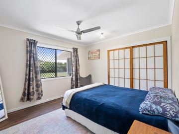 Cute cottage by the sea! Explore this unique location at...